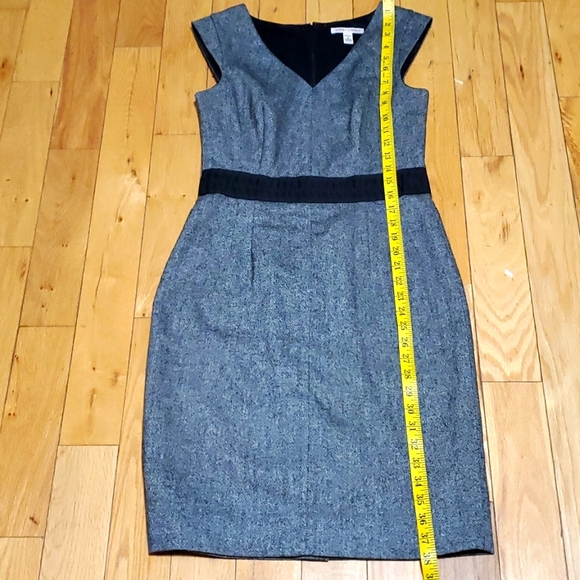 Banana Republic Dresses & Skirts - Banana Republic Dress  stretch size 2 Gray and Black Color
